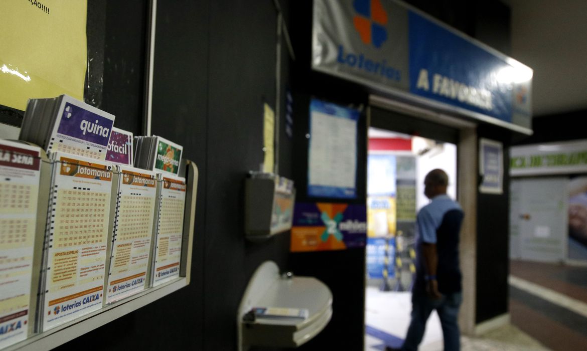 Concorra a mais de R$ 18 milhões nas loterias nesta segunda (19)