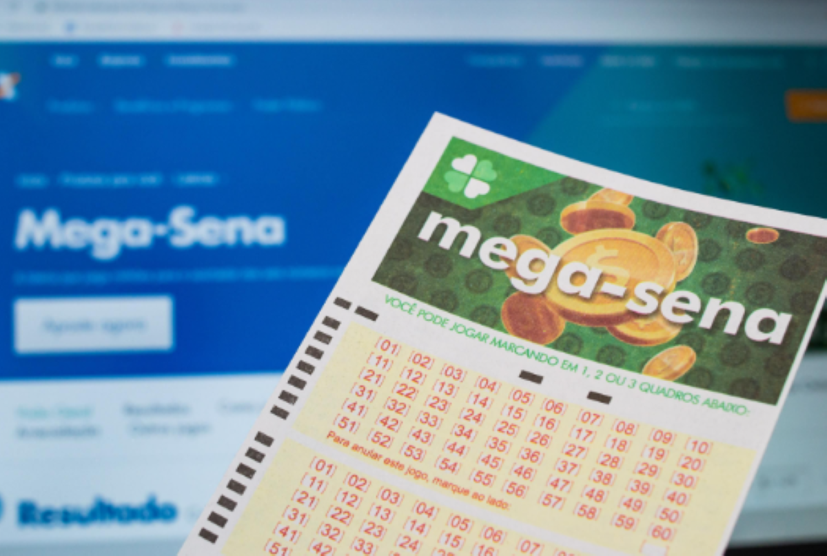 A Mega-Sena está com prêmio de R$ 135 milhões, um dos 10 maiores da história!